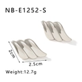 Dettaglio orecchini ali d'angelo con dimensioni 2,5x2cm e indicazione peso 12,7g - Oro 18K