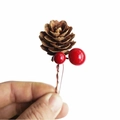 Pigne artificiali e bacche rosse per albero di Natale e decorazione di regali - Con bacche rosse