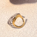 Moderner zweifarbiger geometrischer Ring mit silberner Basis und hohlem goldenen Band - Modern Geometrisch Hohler Kreis - Zweifarbig