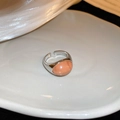 Bague ajustable en argent avec pierre ovale pêche-orange de style français chic - Pierre Argentée (26#) / Argent