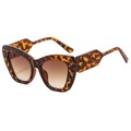 Chic cat eye sunglasses with dark tortoiseshell frame and brown gradient lenses - Leopard Frame / Tea Lens