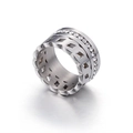 Anello a fascia larga color argento lucido con zirconi scintillanti e tagli geometrici - US 6 / Argento (KR44362-K)