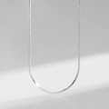 Minimalistische S925 Sterling Silber Herz Schlangenkette in glänzendem Silber - 925er Silber / Schlangen Kette
