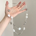 Collier double rang avec perles blanches irrégulières et perles en métal argenté - Style de Perles Irrégulières à Double Couche / Argenté
