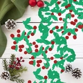 Confettis de Noël avec feuilles de houx vertes et baies rouges sur bois blanc - Feuilles de Baies de Noël (150 PCS)