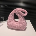 Bolso rosa con textura de burbujas plisadas suaves y diseño de media luna - Rosa