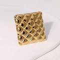 Anillo abierto de acero inoxidable bañado en oro de 18k con diseño de rombos francés - Dorado
