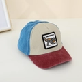 Detalle del bordado de dinosaurio y visera de pana en gorra infantil combinada - 52cm 2-5 Años / Azul