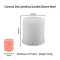 Détail du moule en silicone pour bougies cylindriques avec dimensions et produit fini rose - Cylindre Pointillé