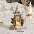 Casetta natalizia in legno illuminata da 32 cm con neve artificiale e pino decorativo - Stile 3D No. 4