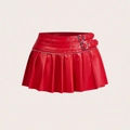 Minigonna a pieghe sexy in pelle PU rossa con doppie fibbie in metallo e cerniera - S / Rosso
