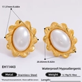 Eleganti orecchini a lobo in acciaio inossidabile placcato oro 18K con perle - Perla a Trama Solare Quadrata (EH11443)