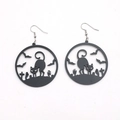 Minimalistische schwarze Acryl-Ohrringe zu Halloween mit ausgestanzten Katzenmotiven - Schwarz