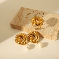Ensemble bague noeud dorée et boucles d'oreilles perles sur fond de pierre naturelle - Boucles d'Oreilles Et Bague À Nœuds Dorés (YYSU024030)