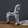 Caballo balancín de madera gris vintage decorativo con acabado envejecido y silla marrón - Gris Estilo A