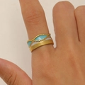 Bague vintage plaquée or avec émail bleu turquoise et accents blancs superposés - Style Vague Vintage Turquoise (3388)