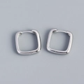 Orecchini a cerchio quadrati minimalisti in argento con finitura in metallo lucido - Argento 925 / Oro Bianco