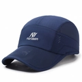 Gorra de béisbol de malla azul oscuro transpirable con logo blanco y tela técnica - Ajustable / Azul marino