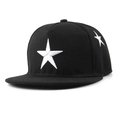Zwarte snapback pet met witte ster borduring en een platte rand voor volwassenen - 50-54cm Verstelbaar / Zwart
