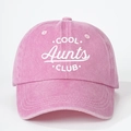 Berretto da baseball in cotone lavato rosa con ricamo bianco Cool Aunts Club - Rosa