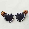 Lunettes Halloween en cœur blanc avec rivets noirs et détails de petites citrouilles - Cœur de Citrouille avec Rivets