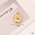 C085 15mm Gold Queen Portrait Coin