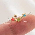 Dettaglio del piercing ricurvo a cinque stelle che mostra 1,5cm di larghezza e 0,67cm di altezza - Stile Oro con Tripla Stella Rosso Verde Blu (2# Oro)