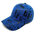 Detailopname van graffiti-letters op een helderblauwe honkbalpet met stoffen textuur - M (56-58cm) / Koningsblauw