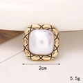 Dettaglio bottone vintage con perla oro da 2cm e trama trapuntata per accessori DIY - Stile Fibbia per Scarpe Trasparente / Stile Perla Quadrata Arrotondata Vintage (C437)