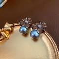 Brown flower petal drop earrings with grey pearls and sparkling zircon in a vintage style - E4914 Silver Needle - Brown - Gray