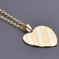 Collana a cuore in acciaio inossidabile placcato oro 18k con dettagli a righe - Collana / Oro