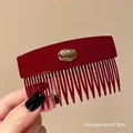 Retro Haarkamm aus rotem Acryl mit goldenem H-Logo, Größe 8,5x5cm für Damenfrisuren - Roter Ovaler Stil
