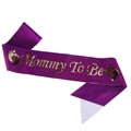 Funkelnde lila Mommy To Be Party Schärpe mit eleganten goldenen Buchstaben und Fußabdrücken - Lila Regenbogen Mommy To Be Schärpe