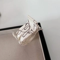 Matte white hair claw clip with black abstract lines for high ponytail hairstyles - Small Off-white