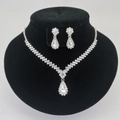 734 2-Piece Set (Necklace & Earrings)