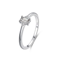 Ring aus S925 Sterlingsilber mit Baguette-Schliff Stein und runden Akzenten - US-Größe 5 / Silber