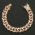 Detalle de pulsera de cadena cubana de oro rosa con esmalte blanco y pavé de cristal - Oro Rosa (Luminoso)