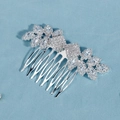Dettaglio macro del pettine da sposa con cristalli marquise e denti in lega d'argento - Stile Motivo a Foglia Argento (HS-J6800S)