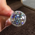 Klassischer Halo-Verlobungsring mit runden Zirkonia-Steinen und Silber-Finish - US 6 / Weißgold