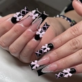 Lange Sargnägel mit schwarzen French Tips, rosa Schleifen und Perlenverzierung - Schwarze Französische Schleife Perle Stil / Schwarz