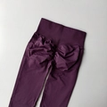 Dunkelviolette High-Waist Yogahose mit Scrunch-Butt-Lifting-Effekt und elastischem Stoff - S / Unterteile / Dunkelviolett