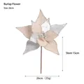 Beigefarbene und silberne Leinen-Weihnachtsblume mit Perlendetail für Dekoration - Leinen-Stil