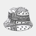 Reversible paisley fisherman hat with black and white print for sun protection - M (56-58cm) / White Paisley