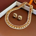 Parure de collier et boucles d'oreilles carrées avec cristaux champagne et zircons blancs - Ensemble Deux Pièces Champagne (Collier + Boucles d'Oreilles)