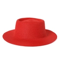 Dettaglio di cappello di paglia rosso con trama a spirale fitta e design a corona piatta - Regolabile / Rosso