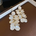 Détail des boucles d'oreilles en argent 925 avec perles et pétales de coquillages blancs - 10# Crochets d'Oreilles Pendant Pétale et Perle