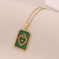 Collier tarot coeur en acier doré avec pendentif émail vert sur fond beige texturé - 5# Cœur Or Fond Vert