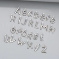 Lot de 26 pendentifs alphabet A-Z en acier inoxydable argenté sertis de strass brillants - Lettre A / Couleur Acier