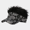 Dettaglio macro di un berretto paisley nero con decorazione di parrucca di capelli neri - Regolabile / Parrucca Nera Paisley