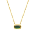 Collana placcata oro con ciondolo ovale verde smeraldo su sfondo bianco, design raffinato - Smeraldo